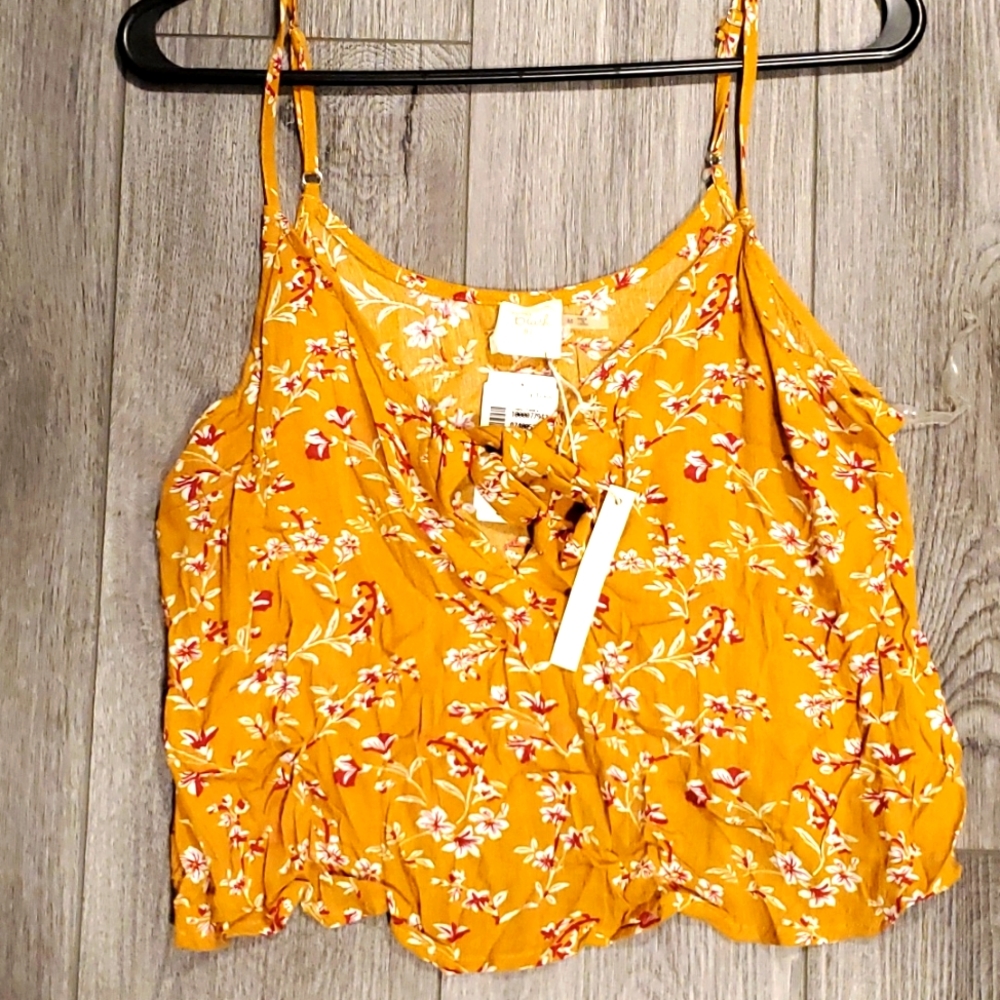 Blush- crop tank. Mustard yellow/floral. Size M. NWT.